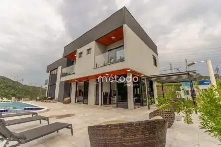 Fazenda/Sítio com 4 Quartos à venda, 415m² no Luiz Carlos, Guararema