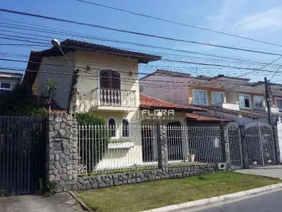 Casa com 5 Quartos à venda, 260m² no Piratininga, Niterói