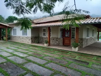 Fazenda/Sítio com 4 Quartos à venda, 200m² no Barão do Retiro, Juiz de Fora