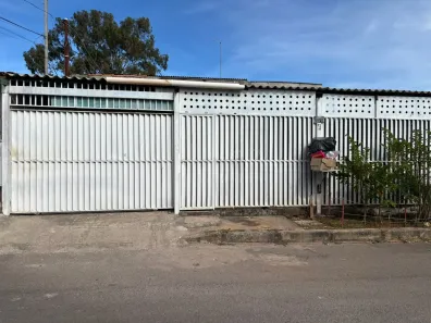 Casa com 3 Quartos à venda, 160m² no Recanto das Emas, Brasília