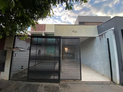 Casa com 3 Quartos para alugar, 70m² no Jardim Pequena Londres, Londrina
