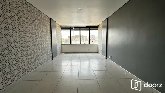 Sala Comercial à venda, 33m² no São Geraldo, Porto Alegre
