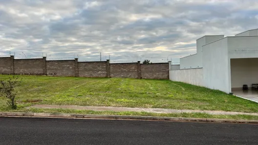 Lote/Terreno à venda, 300m² no Parque Residencial Mart Ville, Presidente Prudente