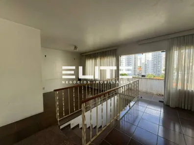 Sobrado com 3 Quartos à venda, 407m² no Vila Bastos, Santo André