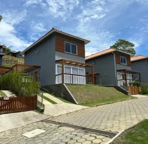 Casa de Condomínio com 3 Quartos à venda, 147m² no Bonsucesso, Petrópolis