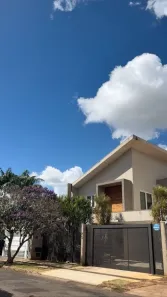 Sobrado com 4 Quartos à venda, 318m² no Vila Carvalho, Campo Grande