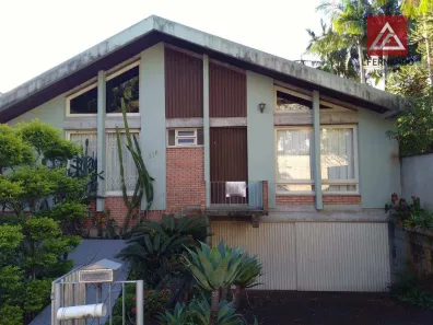 Casa com 3 Quartos à venda, 250m² no Centro, Blumenau