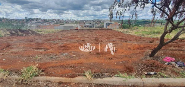 Lote/Terreno à venda, 500m² no Conjunto Residencial Roberto Conceição, Cambé