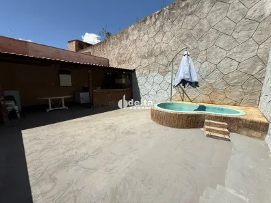 Casa com 2 Quartos à venda, 135m² no Pacaembu, Uberlândia