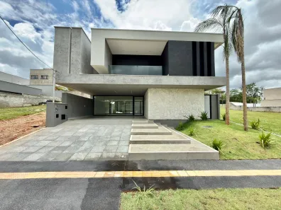 Sobrado com 4 Quartos à venda, 261m² no Jardins Capri, Senador Canedo