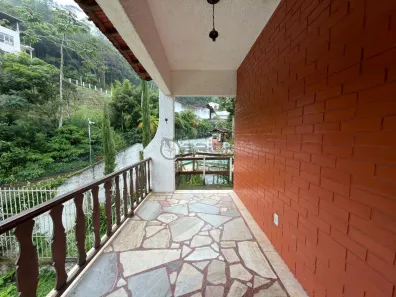 Casa com 5 Quartos à venda, 216m² no Cascata dos Amores, Teresópolis