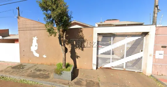 Casa com 4 Quartos à venda, 250m² no Jardim Maria Celina, Londrina