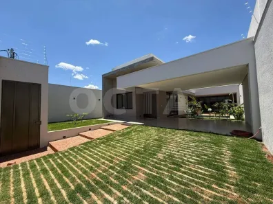 Casa com 3 Quartos à venda, 222m² no Jardim Karaíba, Uberlândia