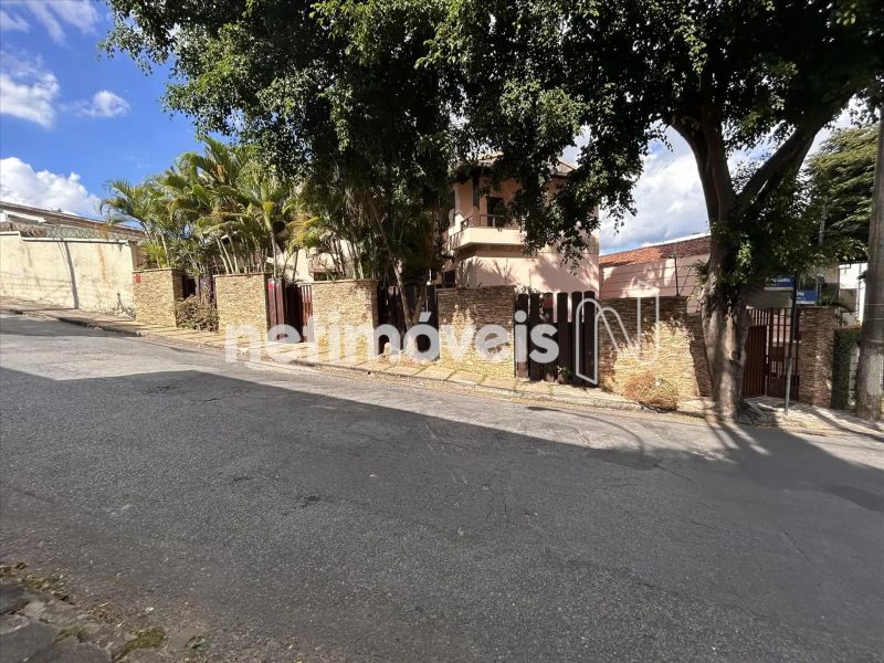 Casa com 4 quartos — Alto Caiçaras, Belo Horizonte