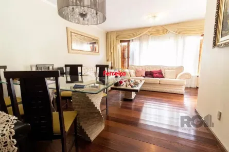 Casa com 4 Quartos à venda, 200m² no Chácara das Pedras, Porto Alegre