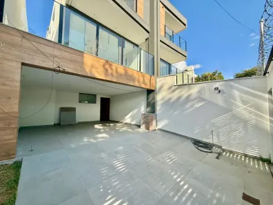 Casa com 3 Quartos à venda, 235m² no Planalto, Belo Horizonte