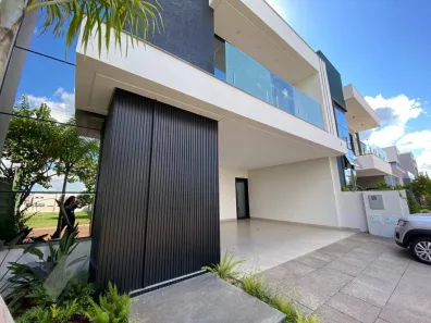 Casa de Condomínio com 3 Quartos à venda, 189m² no Floresta, Cascavel