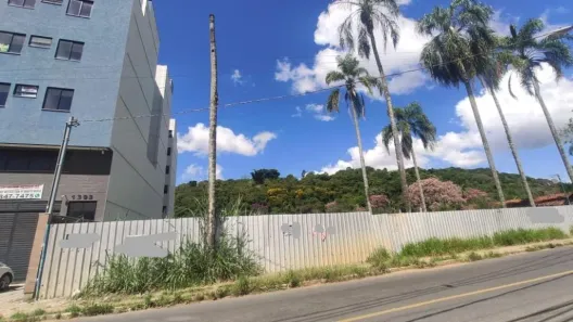 Lote/Terreno à venda, 492m² no São Pedro, Juiz de Fora