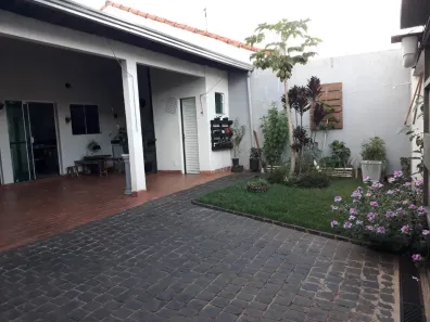 Casa com 3 Quartos à venda, 174m² no Cidade Jardim, Uberlândia