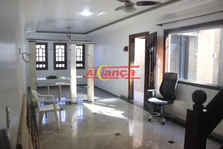 Sobrado com 3 Quartos para alugar, 213m² no Jardim Bom Clima, Guarulhos