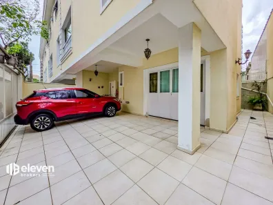 Casa com 3 Quartos à venda, 230m² no Gonzaga, Santos