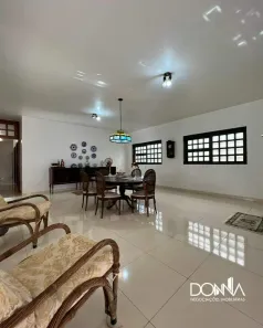 Casa com 4 Quartos à venda, 340m² no Santa Maria, Uberaba