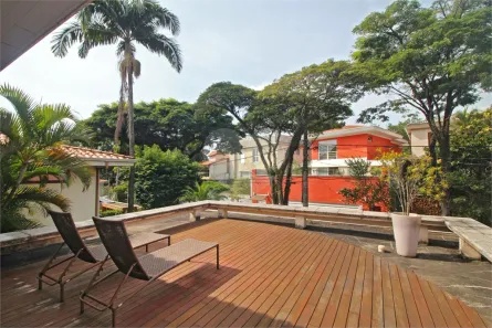 Casa com 3 Quartos à venda, 300m² no Pacaembu, São Paulo