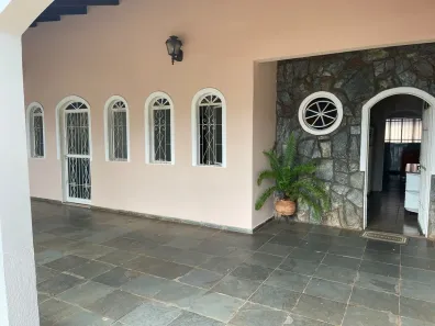 Casa com 3 Quartos à venda, 210m² no Dom Bosco, Cuiabá