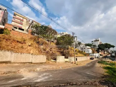 Lote/Terreno à venda, 765m² no Ouro Preto, Belo Horizonte