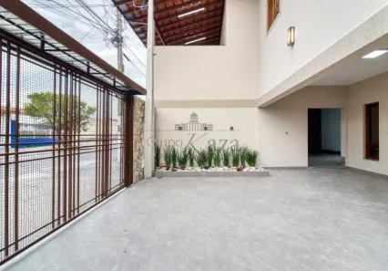 Sobrado com 7 Quartos à venda, 357m² no Parque Brasil, Jacareí