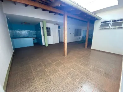 Casa com 6 Quartos à venda, 261m² no Osvaldo Rezende, Uberlândia