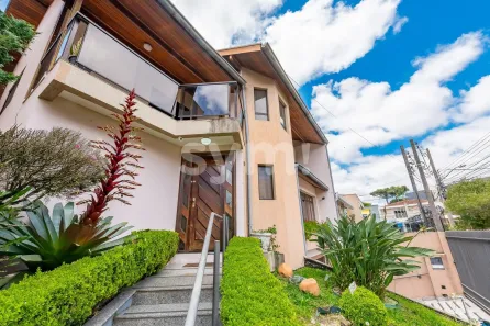 Casa com 4 Quartos à venda, 366m² no Água Verde, Curitiba