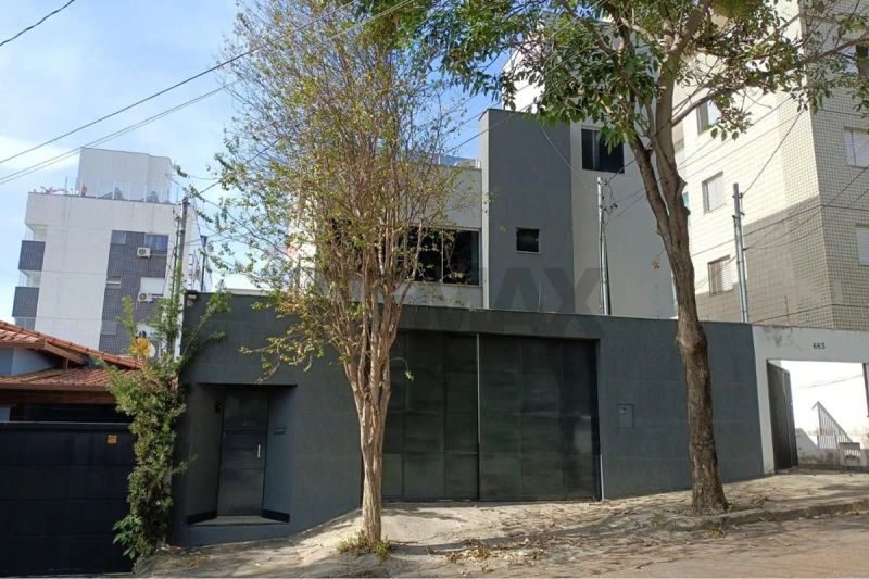 Casa com 4 quartos — Castelo, Belo Horizonte