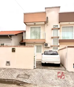 Sobrado com 2 Quartos à venda, 70m² no Areias, Tijucas