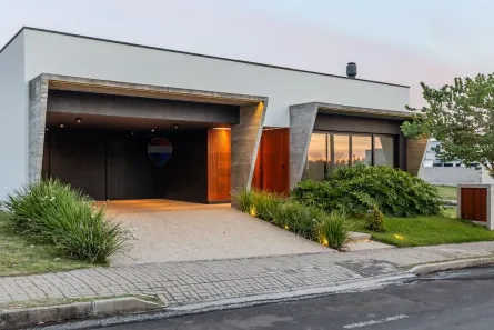 Casa de Condomínio com 3 Quartos à venda, 195m² no Camobi, Santa Maria