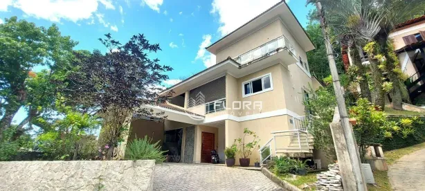 Casa de Condomínio com 3 Quartos à venda, 220m² no Badu, Niterói
