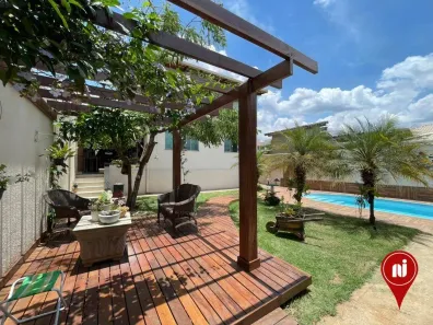 Casa com 5 Quartos à venda, 220m² no Santa Rosa, Sarzedo