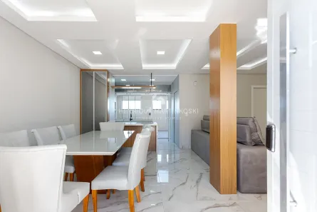 Sobrado com 3 Quartos à venda, 238m² no Pinheirinho, Curitiba