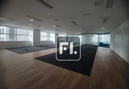 Sala Comercial para alugar, 224m² no Vila Olímpia, São Paulo