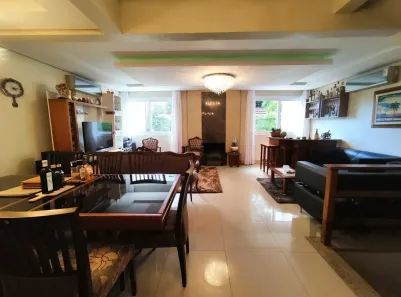 Sobrado com 3 Quartos à venda, 234m² no Auxiliadora, Porto Alegre
