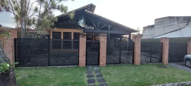 Casa de Condomínio com 3 Quartos à venda, 138m² no Baldeador, Niterói