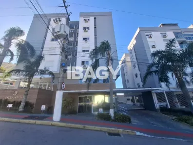 Apartamento com 2 Quartos para alugar, 67m² no Praia Comprida, São José