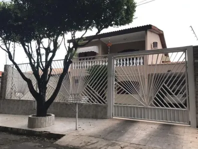 Casa com 3 Quartos à venda, 304m² no Jardim Tropical, Cuiabá