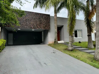 Casa com 3 Quartos para venda ou aluguel, 300m² no Tamboré, Santana de Parnaíba