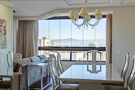 Apartamento com 3 Quartos para alugar, 115m² no Centro, Florianópolis