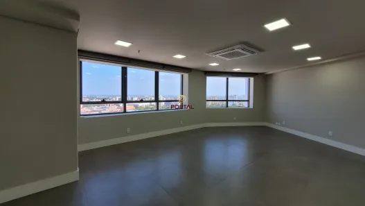 Sala Comercial à venda, 43m² no Chácara das Pedras, Porto Alegre