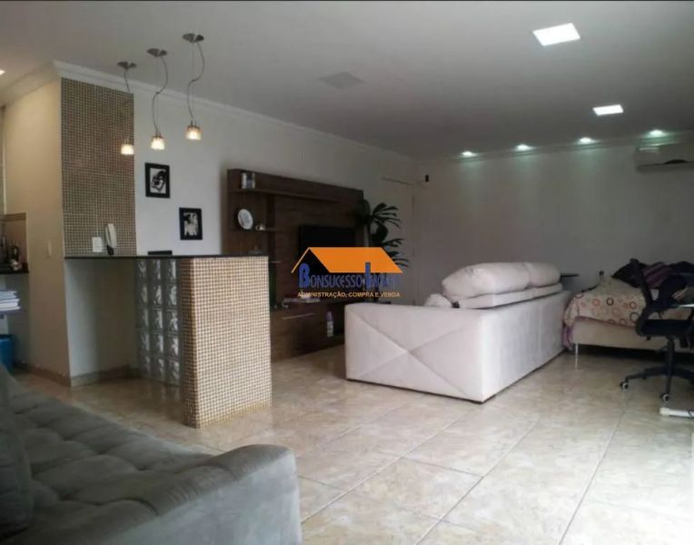 Casa com 2 quartos — Sagrada Família, Belo Horizonte