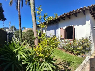 Casa com 5 Quartos à venda, 240m² no Jardim Virgínia, Guarujá