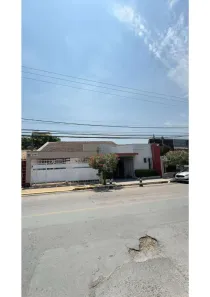 Sobrado com 2 Quartos à venda, 200m² no Quilombo, Cuiabá