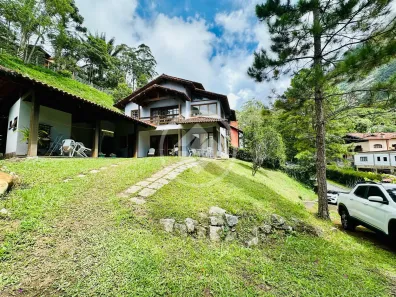 Casa de Condomínio com 4 Quartos à venda, 276m² no Carlos Guinle, Teresópolis